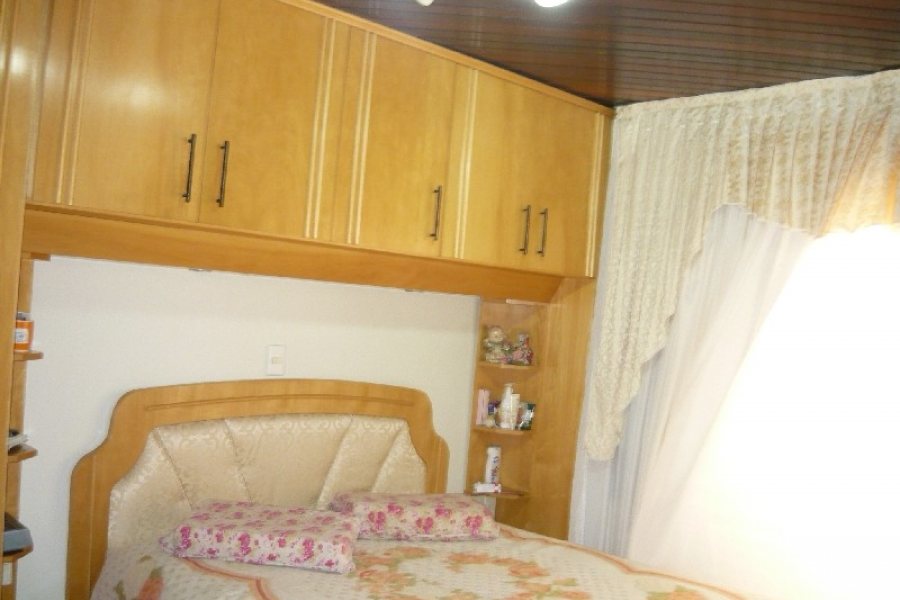 Casa com 500m², 4 dormitórios, 4 vagas, no bairro Cristo Redentor em Caxias do Sul para Comprar