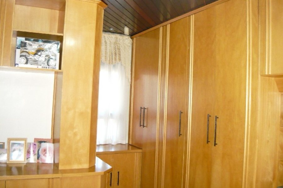 Casa com 500m², 4 dormitórios, 4 vagas, no bairro Cristo Redentor em Caxias do Sul para Comprar