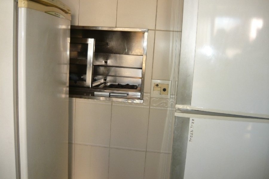 Casa com 500m², 4 dormitórios, 4 vagas, no bairro Cristo Redentor em Caxias do Sul para Comprar