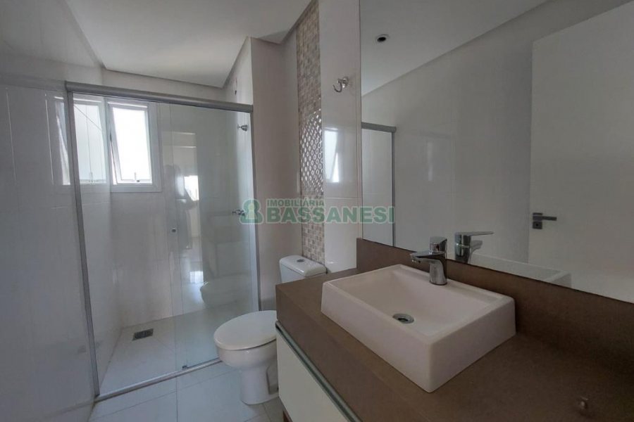 Apartamento com 72m², 3 dormitórios, 1 vaga, no bairro Madureira em Caxias do Sul para Comprar