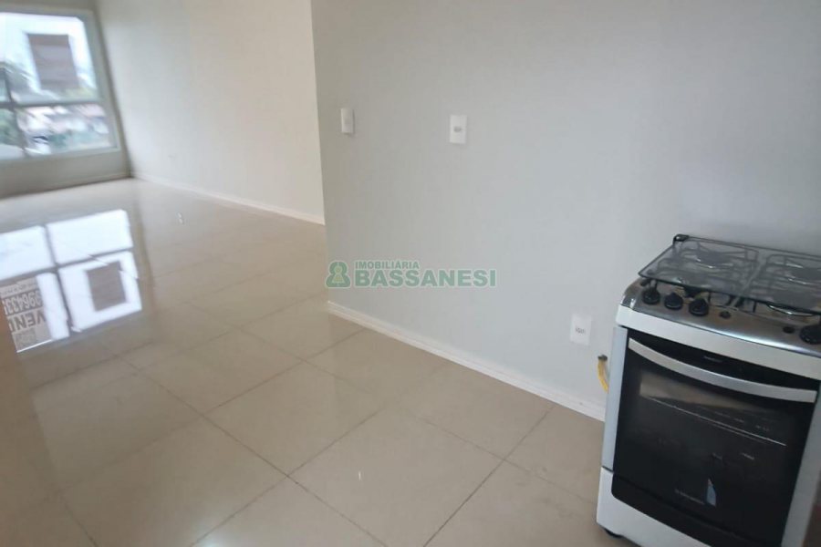 Apartamento com 72m², 3 dormitórios, 1 vaga, no bairro Madureira em Caxias do Sul para Comprar