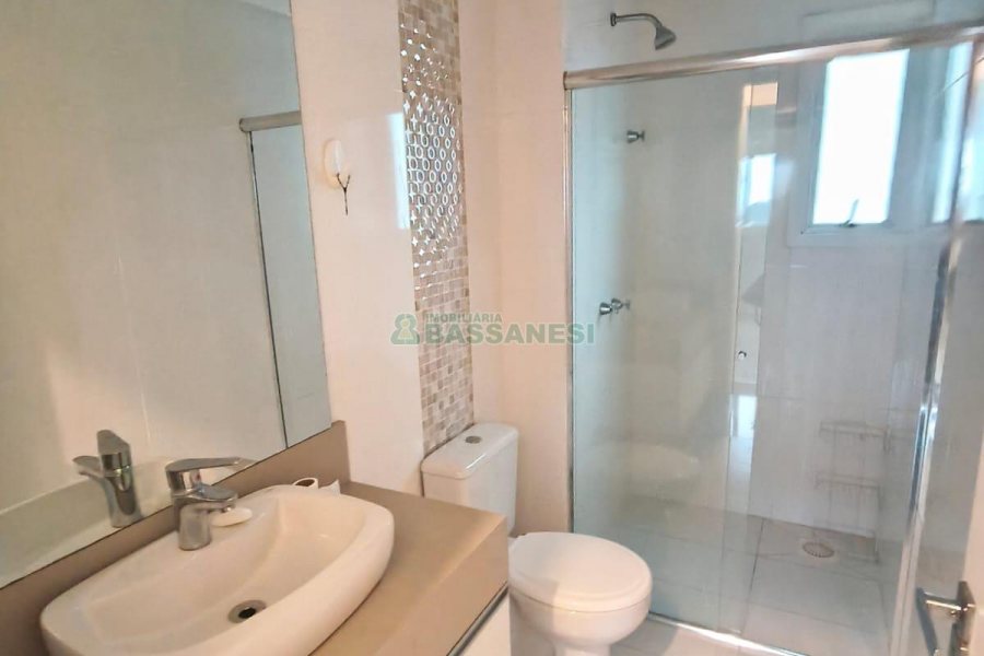 Apartamento com 72m², 3 dormitórios, 1 vaga, no bairro Madureira em Caxias do Sul para Comprar