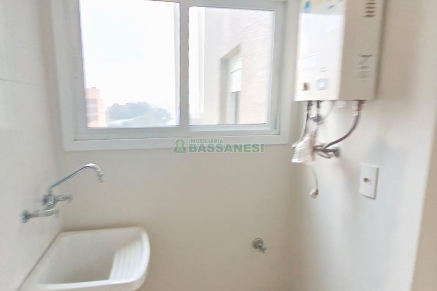 Apartamento com 72m², 3 dormitórios, 1 vaga, no bairro Madureira em Caxias do Sul para Comprar