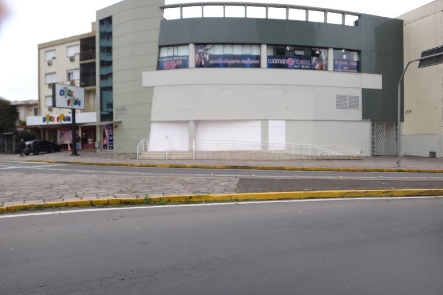 Loja com 1100m², no bairro Rio Branco em Caxias do Sul para Alugar