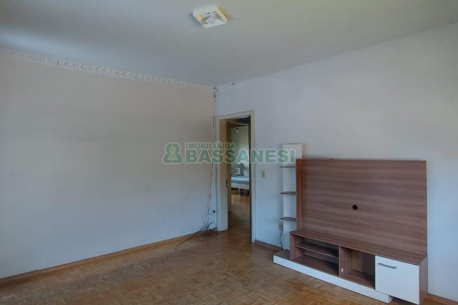 Casa com 126m², 3 dormitórios, 1 vaga, no bairro Sagrada Família em Caxias do Sul para Alugar