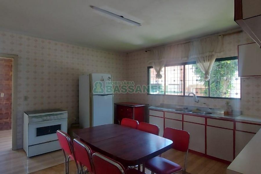 Casa com 126m², 3 dormitórios, 1 vaga, no bairro Sagrada Família em Caxias do Sul para Alugar