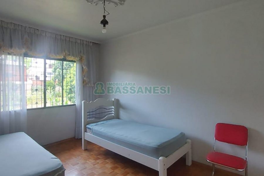 Casa com 126m², 3 dormitórios, 1 vaga, no bairro Sagrada Família em Caxias do Sul para Alugar