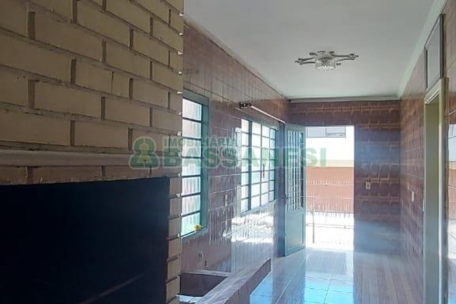 Casa com 126m², 3 dormitórios, 1 vaga, no bairro Sagrada Família em Caxias do Sul para Alugar