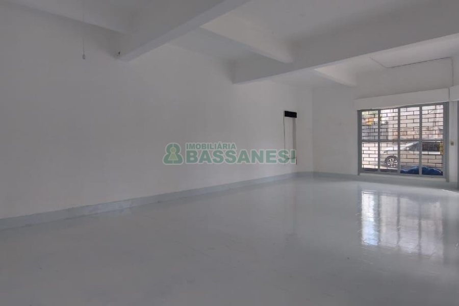 Loja com 82m², no bairro São Pelegrino em Caxias do Sul para Alugar ou Comprar