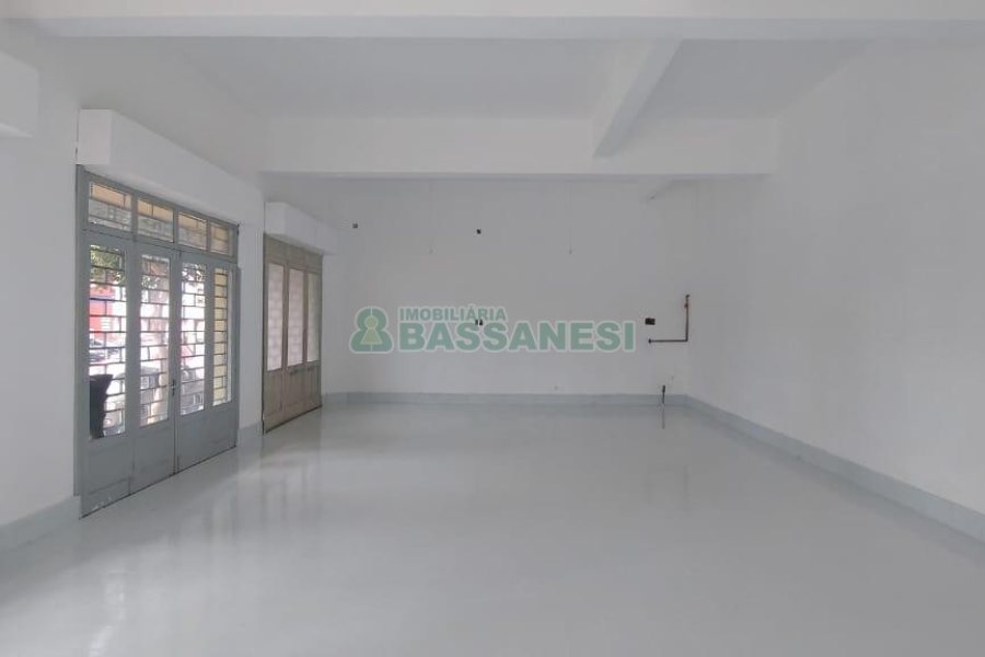 Loja com 82m², no bairro São Pelegrino em Caxias do Sul para Alugar ou Comprar