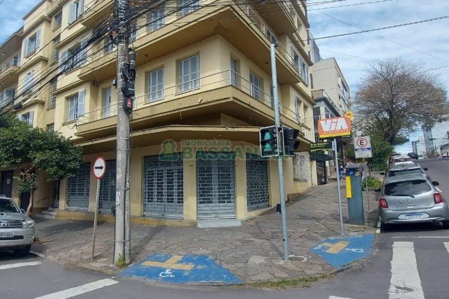 Loja com 82m², no bairro São Pelegrino em Caxias do Sul para Alugar ou Comprar