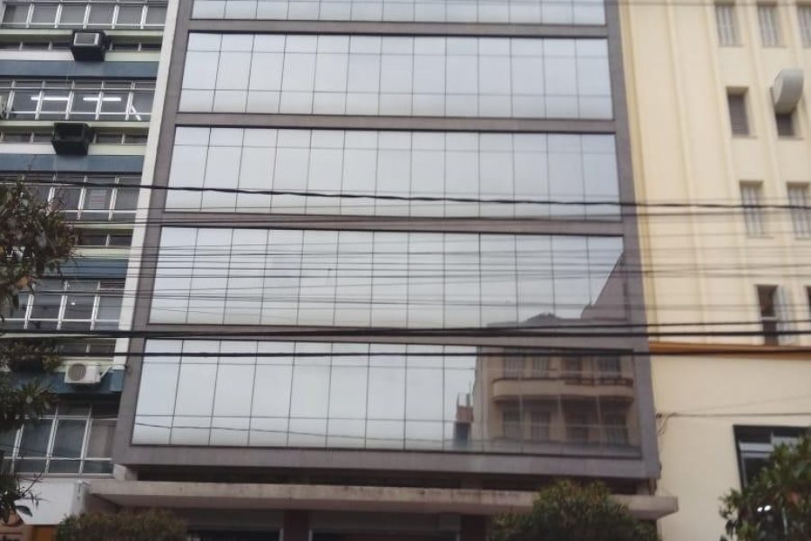 Predio com 1850m², no bairro Centro em Caxias do Sul para Comprar