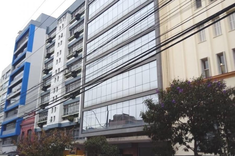 Predio com 1850m², no bairro Centro em Caxias do Sul para Comprar