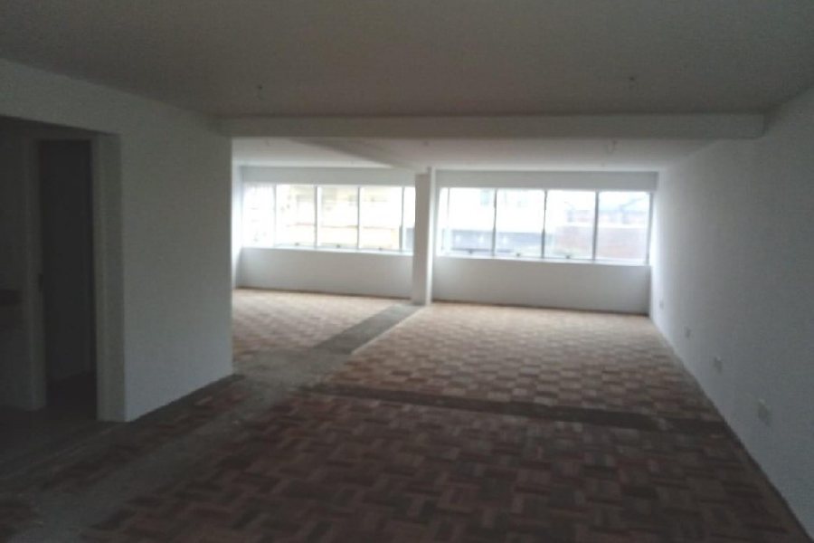 Predio com 1850m², no bairro Centro em Caxias do Sul para Comprar
