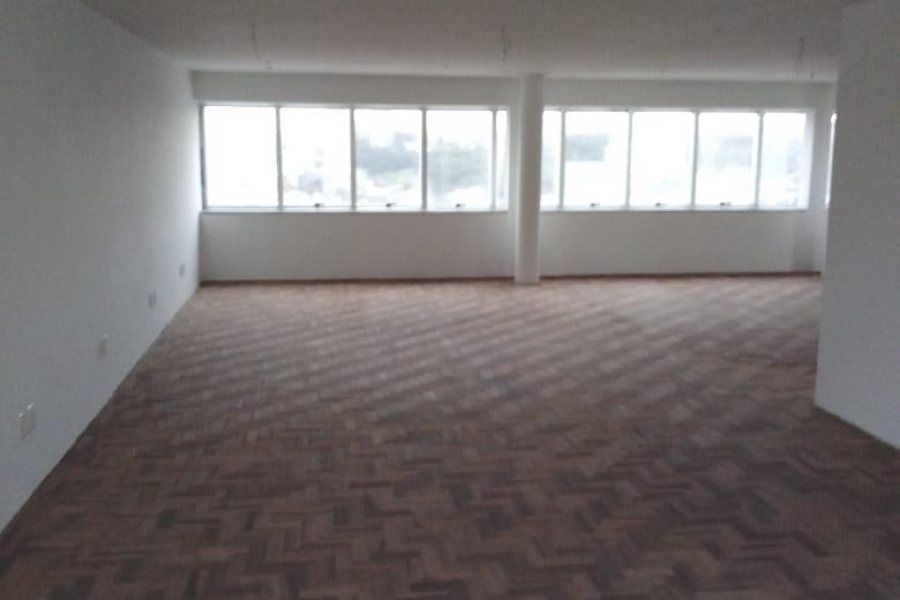 Predio com 1850m², no bairro Centro em Caxias do Sul para Comprar