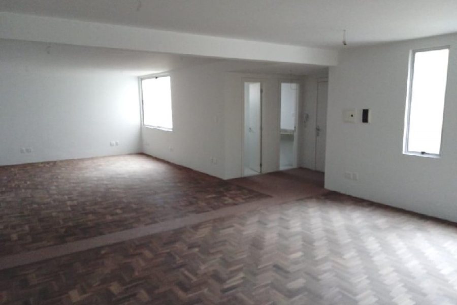 Predio com 1850m², no bairro Centro em Caxias do Sul para Comprar