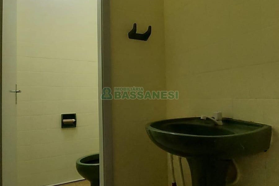 Loja com 32m², no bairro São Pelegrino em Caxias do Sul para Alugar