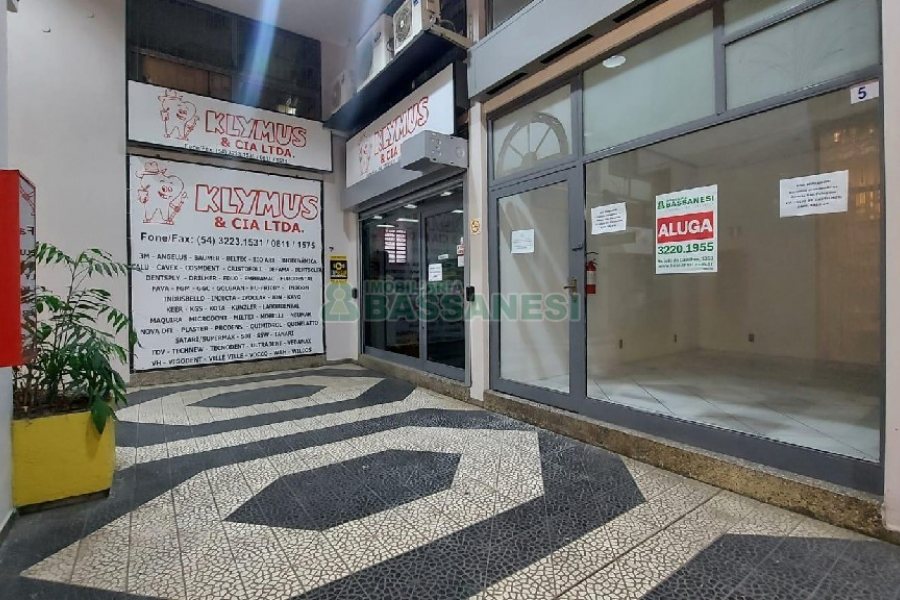 Loja com 32m², no bairro São Pelegrino em Caxias do Sul para Alugar