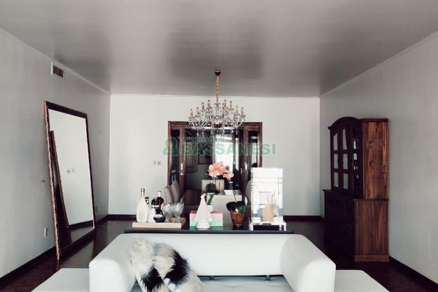 Apartamento com 177m², 3 dormitórios, 1 vaga, no bairro Centro em Caxias do Sul para Comprar