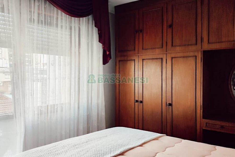 Apartamento com 177m², 3 dormitórios, 1 vaga, no bairro Centro em Caxias do Sul para Comprar