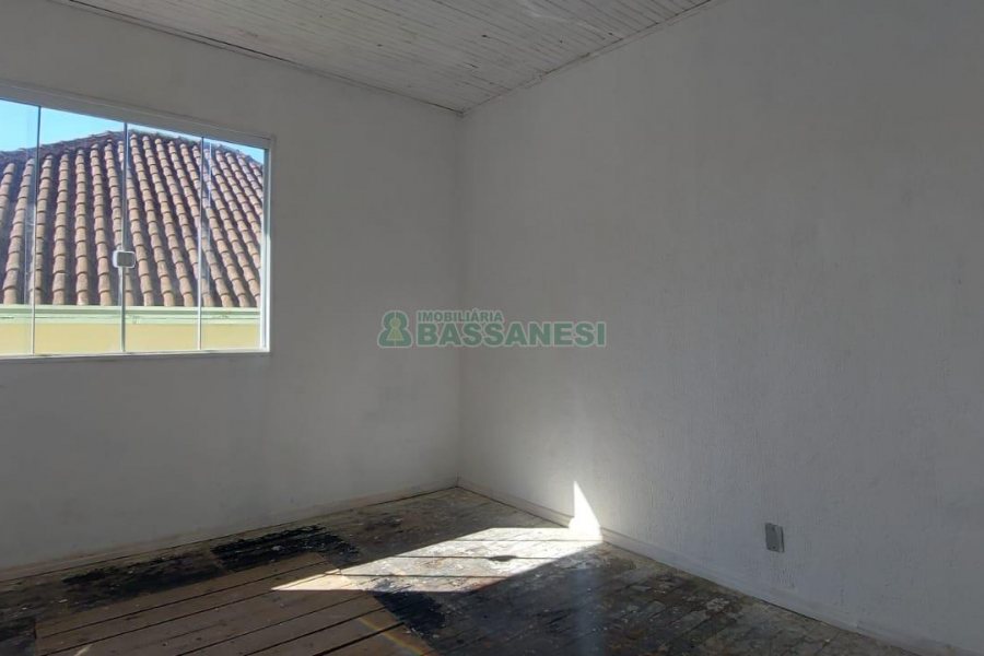 Casa com 600m², 6 dormitórios, 2 vagas, no bairro Pio X em Caxias do Sul para Alugar