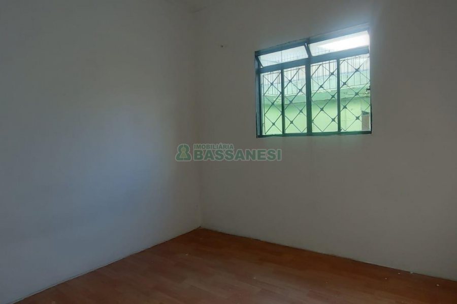 Casa com 600m², 6 dormitórios, 2 vagas, no bairro Pio X em Caxias do Sul para Alugar