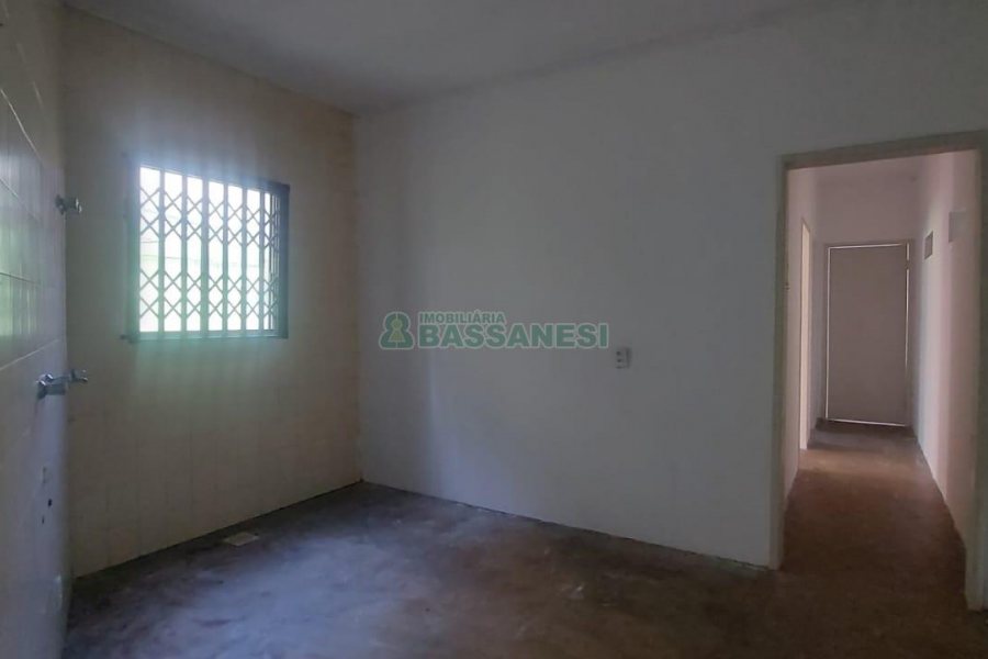 Casa com 600m², 6 dormitórios, 2 vagas, no bairro Pio X em Caxias do Sul para Alugar