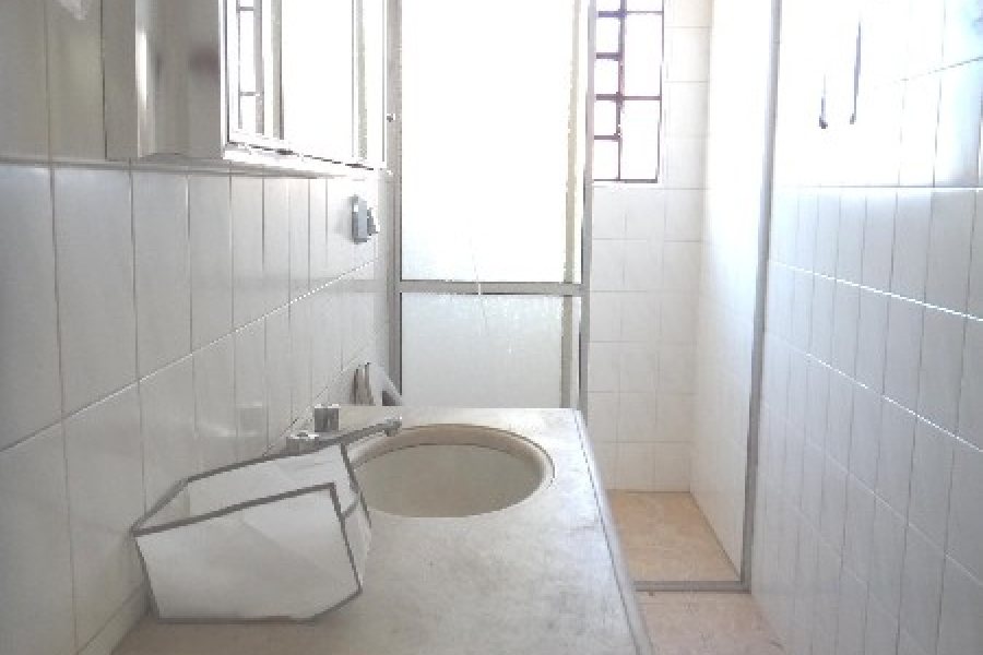 Casa com 600m², 6 dormitórios, 2 vagas, no bairro Pio X em Caxias do Sul para Alugar