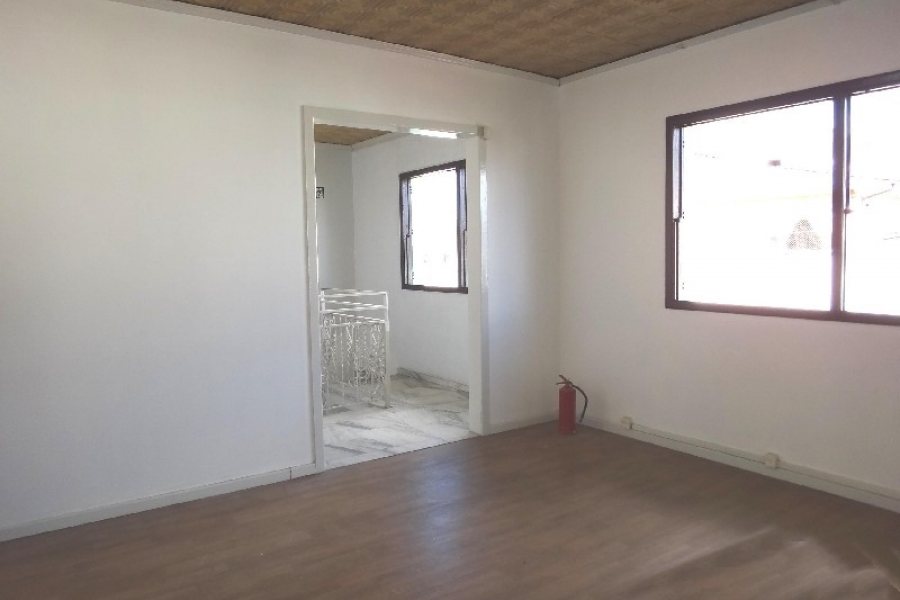 Casa com 600m², 6 dormitórios, 2 vagas, no bairro Pio X em Caxias do Sul para Alugar
