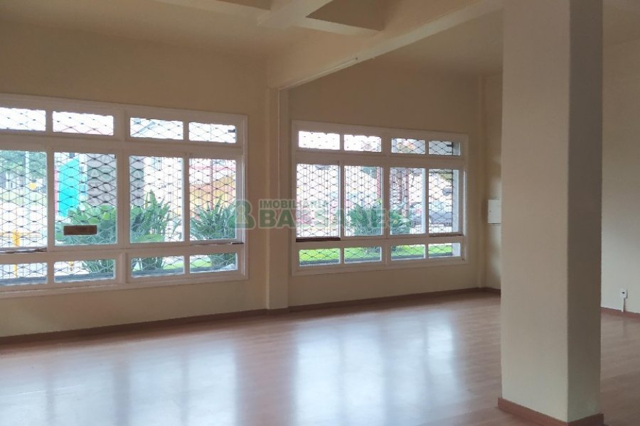 Loja com 140m², 1 vaga, no bairro São Pelegrino em Caxias do Sul para Alugar