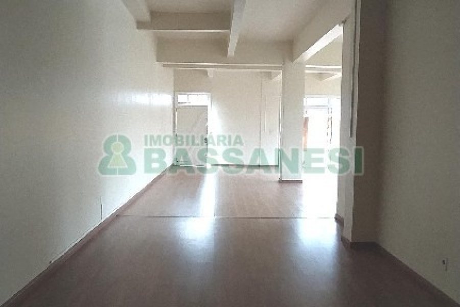 Loja com 140m², 1 vaga, no bairro São Pelegrino em Caxias do Sul para Alugar