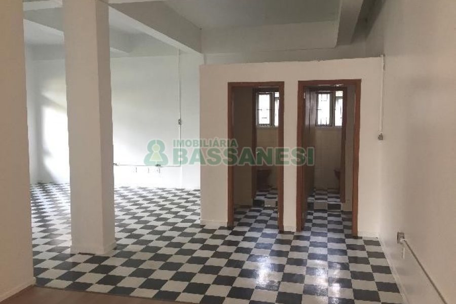 Loja com 140m², 1 vaga, no bairro São Pelegrino em Caxias do Sul para Alugar