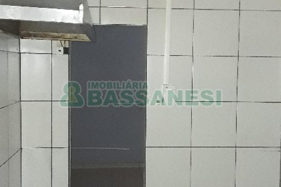 Loja com 367m², no bairro Centro em Caxias do Sul para Comprar