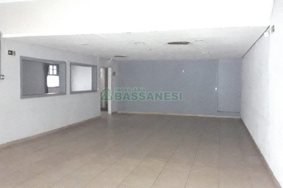 Loja com 367m², no bairro Centro em Caxias do Sul para Comprar