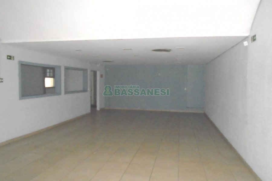 Loja com 367m², no bairro Centro em Caxias do Sul para Comprar