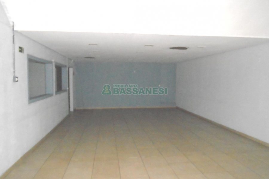 Loja com 367m², no bairro Centro em Caxias do Sul para Comprar