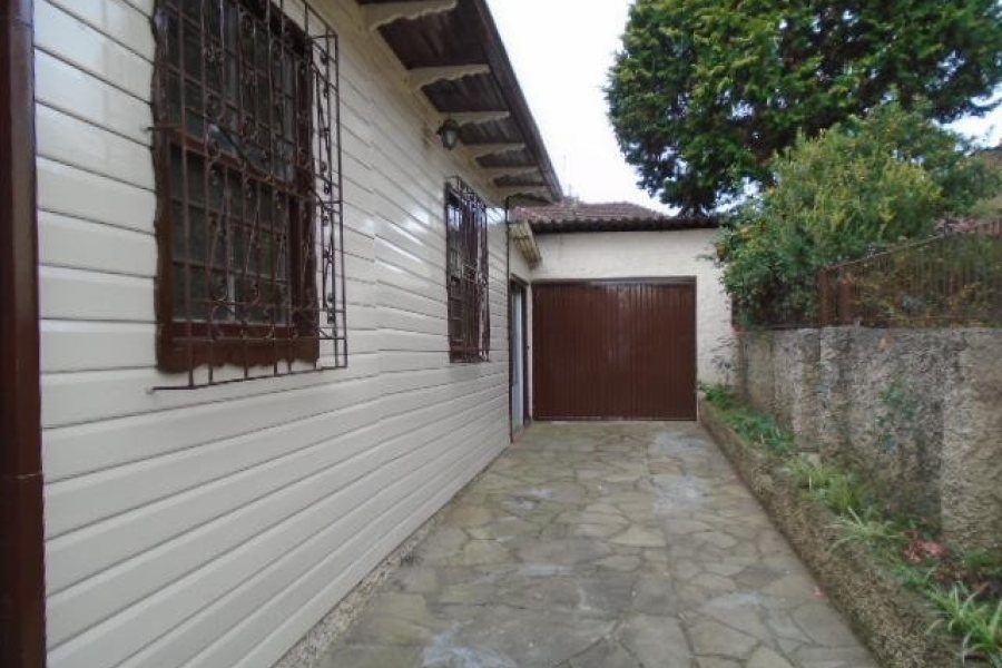 Casa com 100m², 3 dormitórios, 2 vagas, no bairro Bela Vista em Caxias do Sul para Comprar