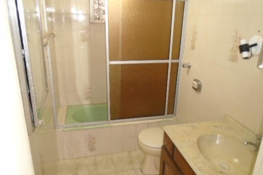 Casa com 100m², 3 dormitórios, 2 vagas, no bairro Bela Vista em Caxias do Sul para Comprar