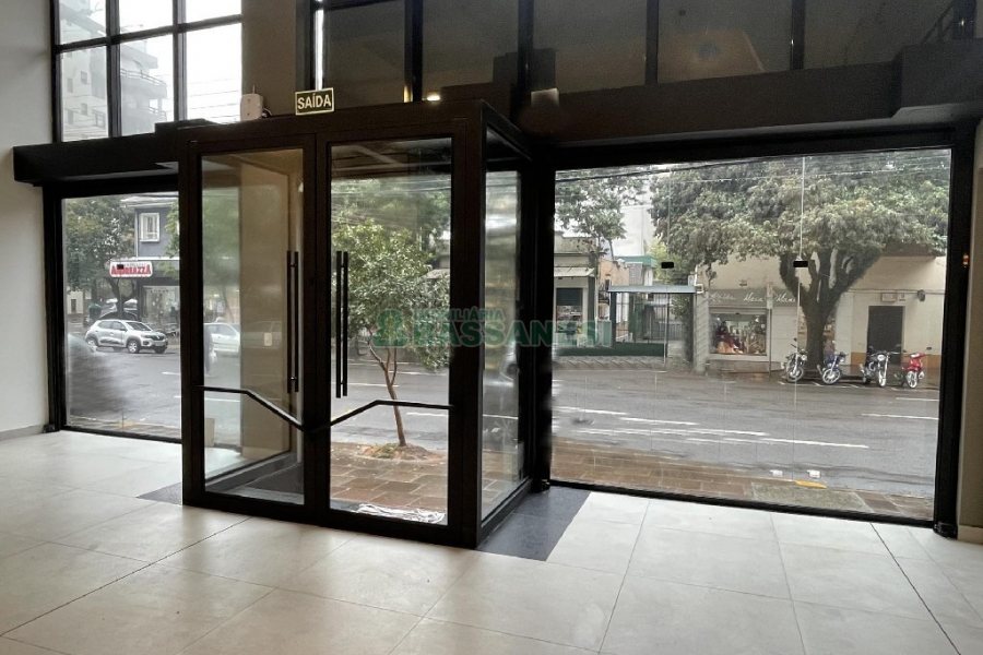 Loja com 720m², no bairro São Pelegrino em Caxias do Sul para Alugar