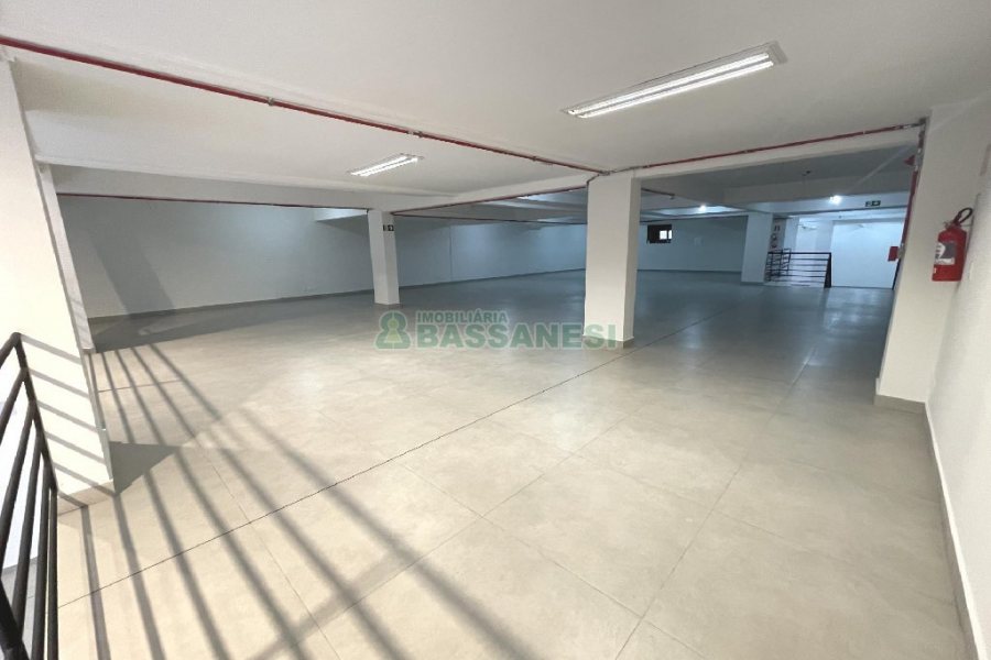 Loja com 720m², no bairro São Pelegrino em Caxias do Sul para Alugar