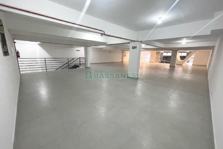Loja com 720m², no bairro São Pelegrino em Caxias do Sul para Alugar