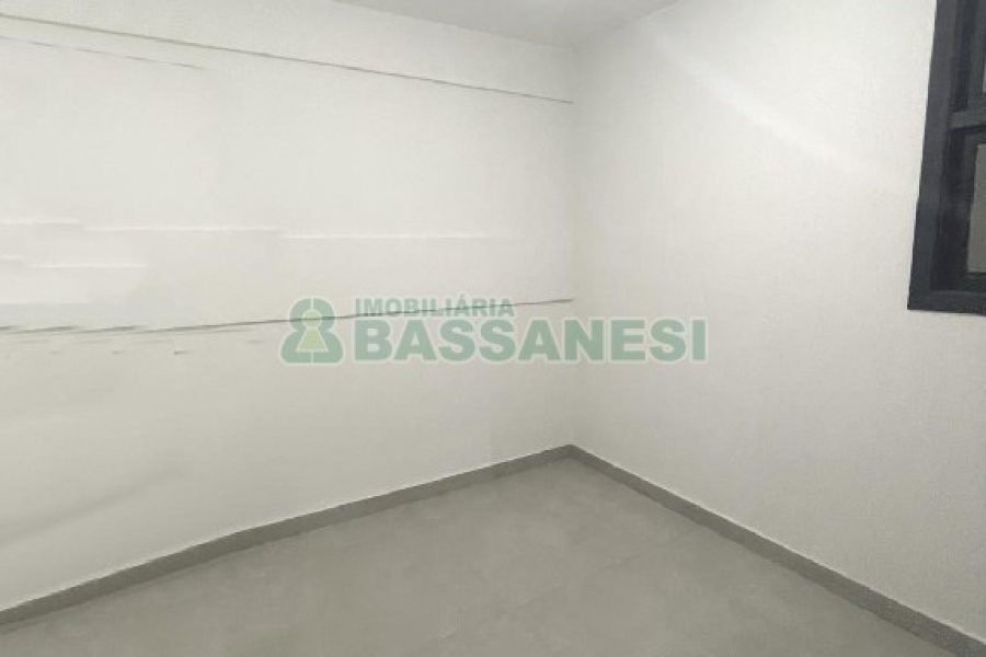 Loja com 720m², no bairro São Pelegrino em Caxias do Sul para Alugar