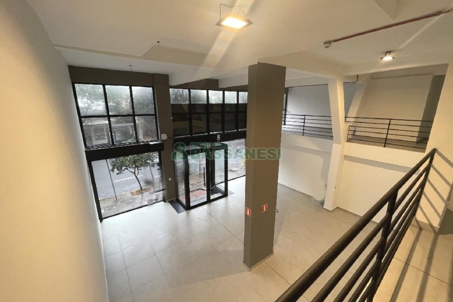 Loja com 720m², no bairro São Pelegrino em Caxias do Sul para Alugar