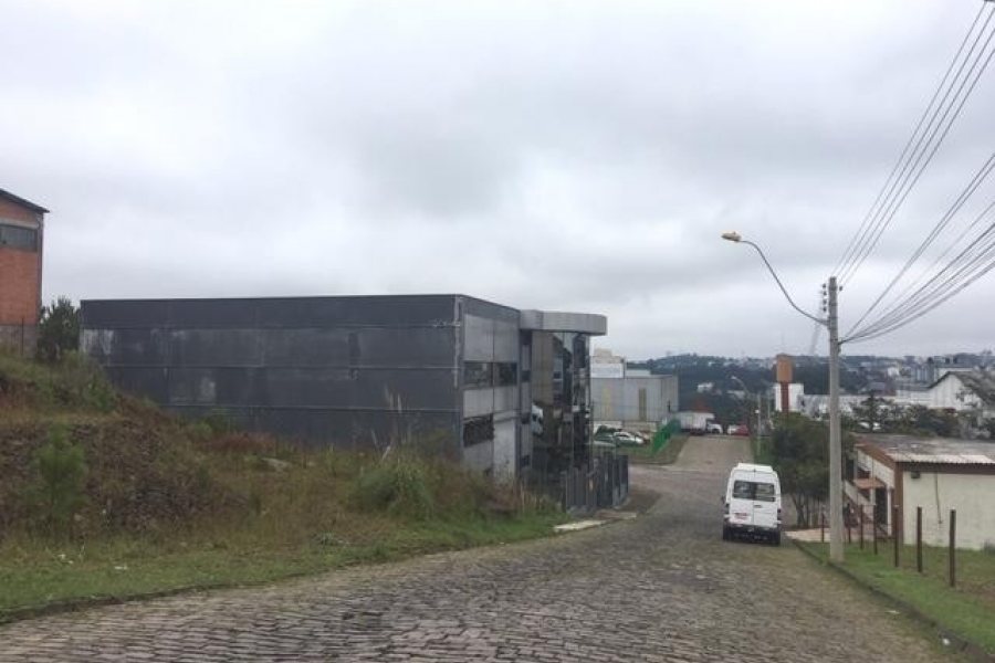 Pavilhão com 553m², no bairro Sanvitto em Caxias do Sul para Alugar