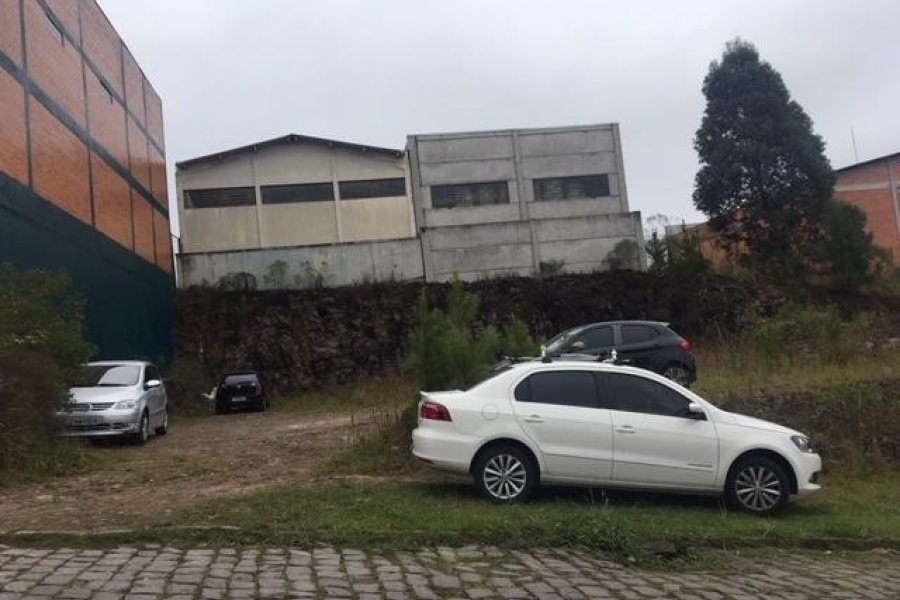 Pavilhão com 553m², no bairro Sanvitto em Caxias do Sul para Alugar