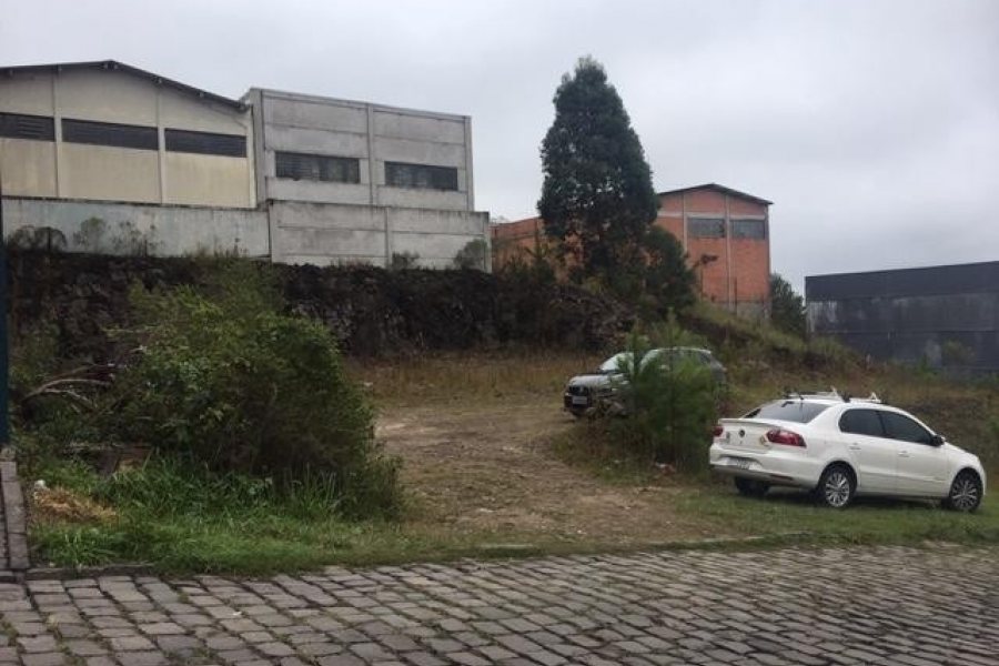 Pavilhão com 553m², no bairro Sanvitto em Caxias do Sul para Alugar