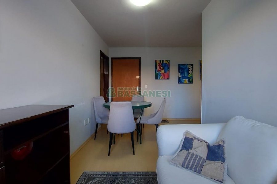 Apto Mobiliado com 62m², 2 dormitórios, 1 vaga, no bairro Centro em Caxias do Sul para Comprar