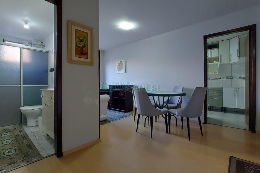 Apto Mobiliado com 62m², 2 dormitórios, 1 vaga, no bairro Centro em Caxias do Sul para Comprar