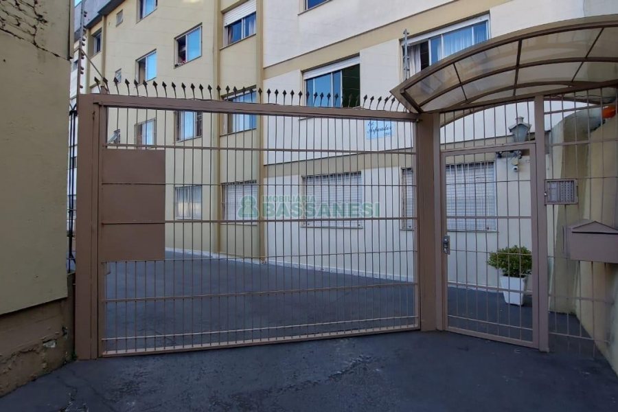 Apto Mobiliado com 62m², 2 dormitórios, 1 vaga, no bairro Centro em Caxias do Sul para Comprar