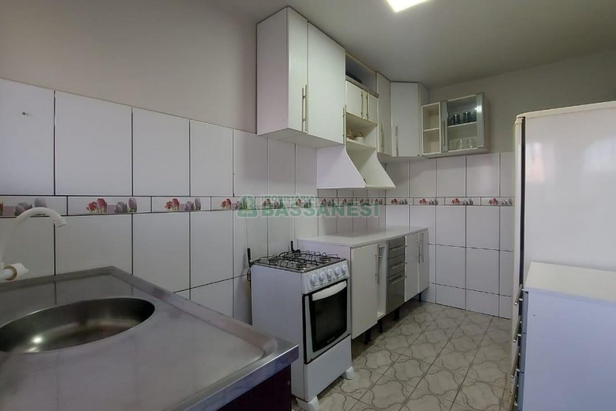 Apto Mobiliado com 62m², 2 dormitórios, 1 vaga, no bairro Centro em Caxias do Sul para Comprar